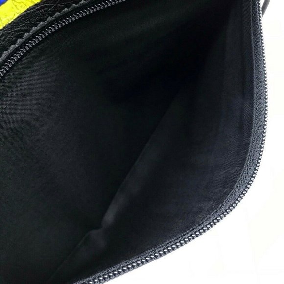UNUSED BALENCIAGA Graffiti paint Explorer Clutch - Picture 9 of 11